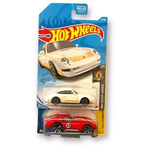 Shelby Cobra Daytona Coupe 2007 New Models Hot Wheels and 96 Porsche Carrera